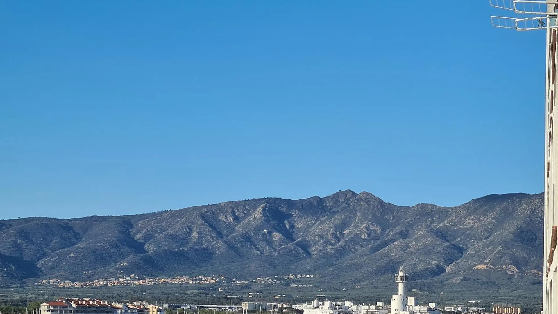 Maui Costabrava Apartment Empuriabrava Spain